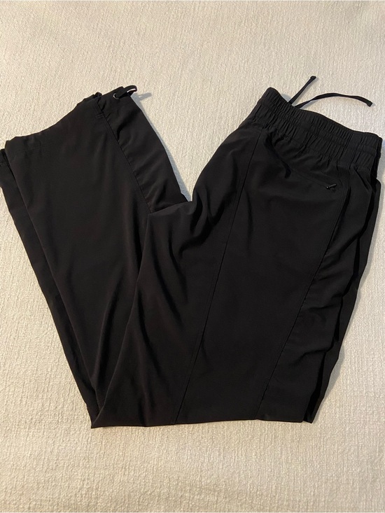 Athleta Pants - Athleta Women’s Athletic Pants with Zip Pockets and Adjustable Ankles Size 10